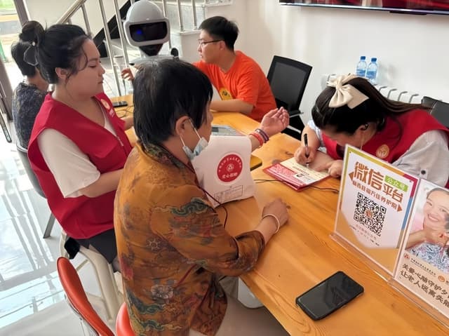 内蒙古赤峰市林西县萤火虫爱心志愿者协会：十载微光成炬 爱心点亮全城