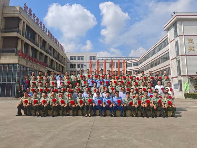 江苏省南通市如皋市如城街道开展“金秋迎老兵 暖心启新程 高新区 扎实开展秋季退役军人返乡关爱服务工作”
