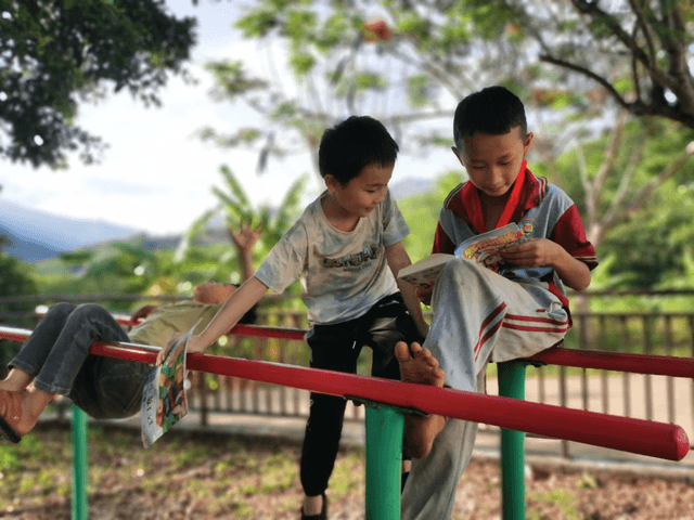 教育送读入校：校园是个小舞台，随性自然你做“主”