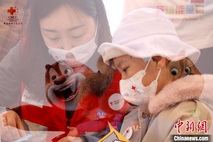 中国红基会：以“儿童艺术关爱之旅”向白血病患儿传递爱