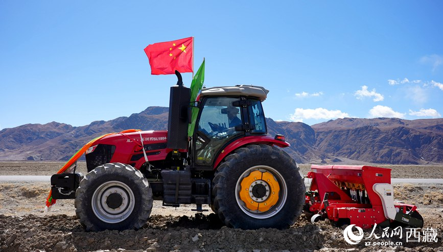 西藏拉孜县青稞种植用上数字化系统—— “屏上的数据，就是大家种好地的底气”