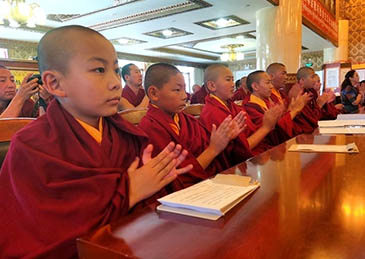 西藏佛学院少年活佛小学班毕业典礼9日在拉萨举行
