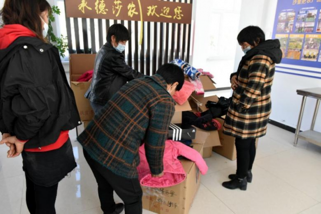 河北省商务厅：捐献爱心物资 温暖群众过冬