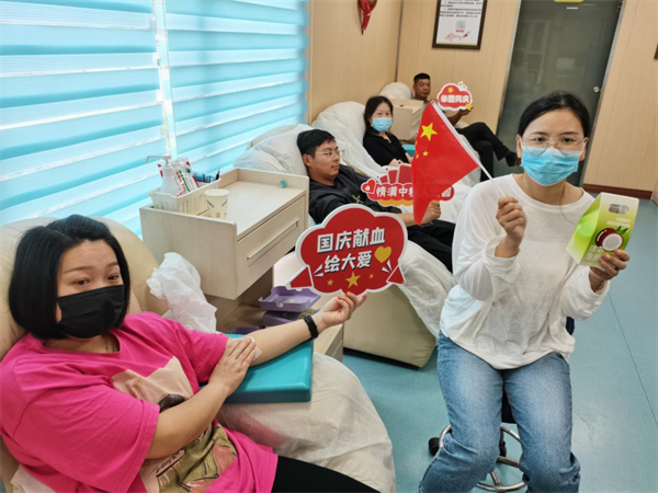 扬州：双节假期436位献血者绘大爱